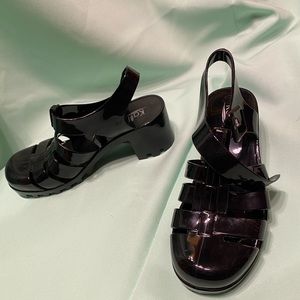 Black jelly sandals